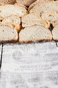 切面包梯度背景面包和杂货概念新鲜而健康的全谷物图片