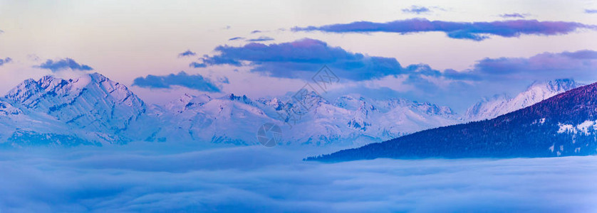 瑞士阿尔卑斯山区CransMontana山脉风景全日落景观图片