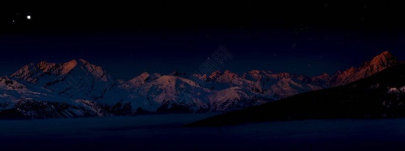 瑞士阿尔卑斯山的克莱恩蒙大拿山脉景观图片