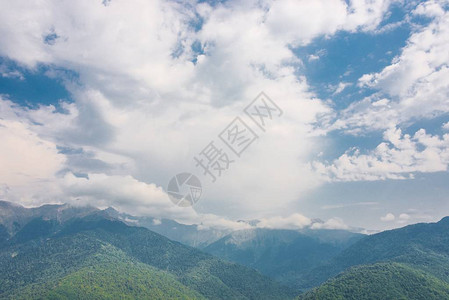 山中的云景风景优美图片