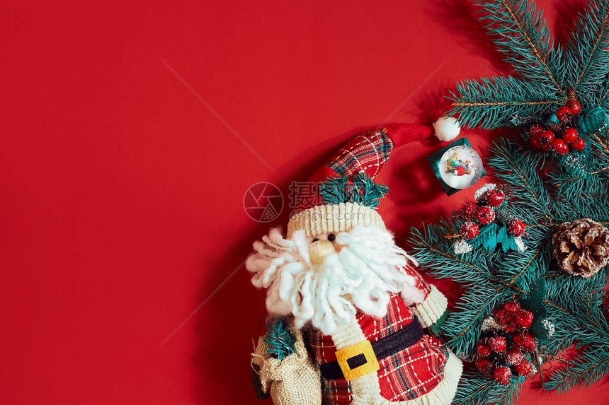 热红色背景上的圣诞装饰品圣诞节和主题放置您的愿望徽标的地方小样顶视图复制空间图片