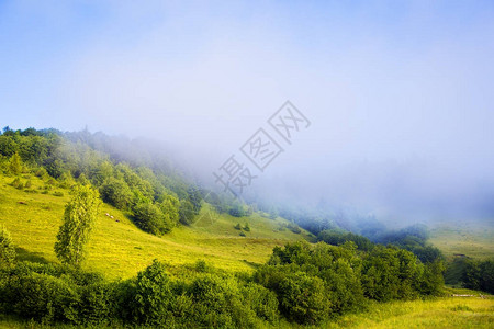 乌克兰喀尔巴阡山脉的晨景图片