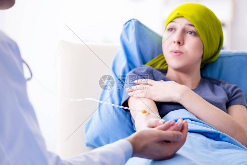 癌症病人看诊医生在诊所进图片