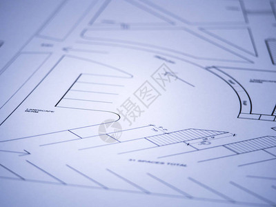 打印在白纸上的通用建筑场地平面图的照片设置在建筑师工图片