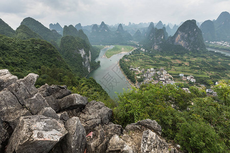 桂林吉林李河和卡斯特山脉的景观背景