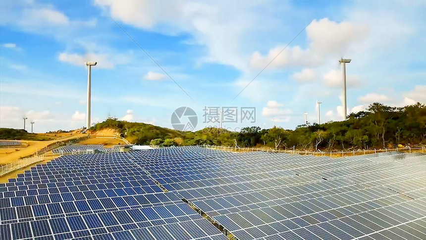 太阳板和风能涡轮机高清图片下载-正版图片600045343-摄图网