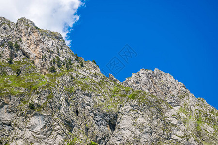 高山雪峰美景图片