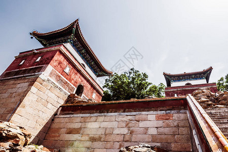 北京颐和园中最大的藏式寺院四大区域寺院内一座古老的传统建筑景观在背景图片