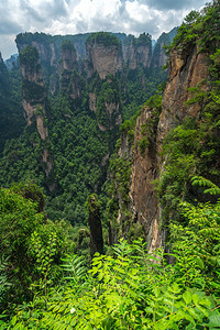 张家界阿凡达山自然公园天桥附近的观景台图片