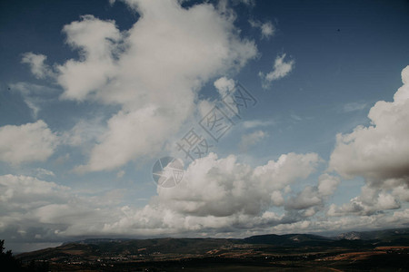 蓝天白云山风景1背景图片