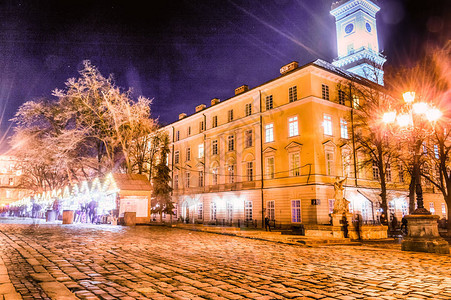 圣诞夜利沃夫老城建筑图片