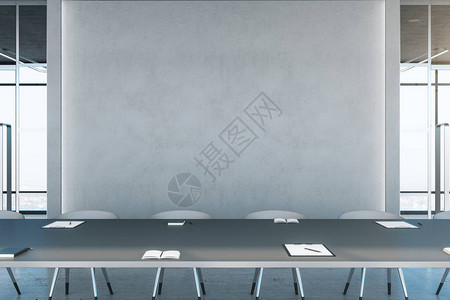 带有空白墙桌子和椅子的会议室图片