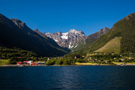 挪威Urke村和Hjorundfjordenfjordnfjord的图片段图片