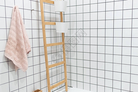 时尚的现代斯堪的纳维亚阁楼厕所内图片
