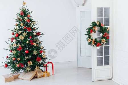 圣诞树松与新年礼物明信片横幅背景图片
