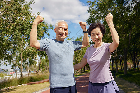 老年夫妇户外积极运动形象晨练高清图片素材