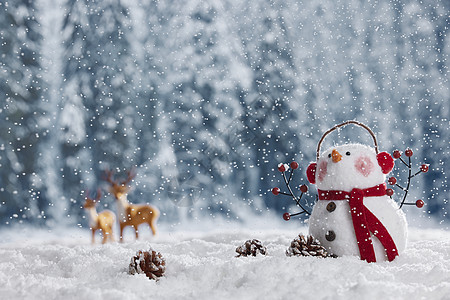 精灵和麋鹿冬季雪人唯美静物背景