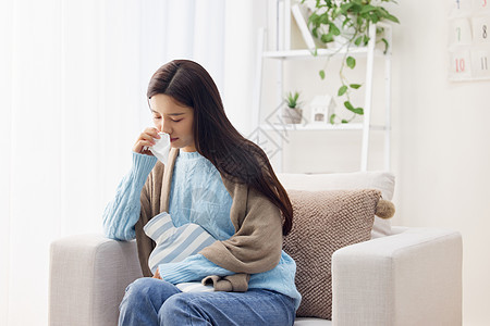 独居女性感觉身体不适图片