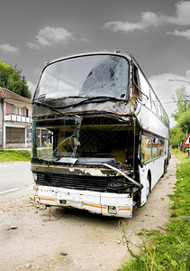 公交车事故图片