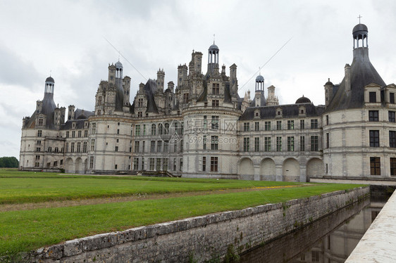 法国雪尔谷的香波堡皇家城堡图片