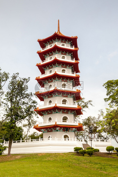 花园宝塔是新加坡最知名的标志建筑之一这座7层高的建筑在裕廊的一个公园内图片