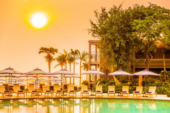酒店度假胜地的美丽豪华户外游泳池文体过滤器和图片