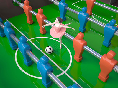 与红蓝球和蓝球手以及一名舞女子运动概念的足球图片