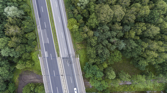 波兰索斯诺维茨繁忙道路的鸟瞰图图片