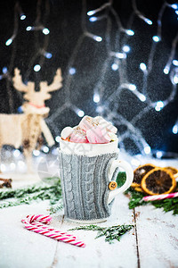 圣诞盛装和巧克力热巧克力背景图片