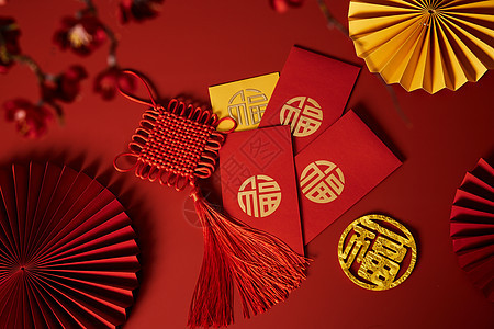 新年中国结与烫金红包图片