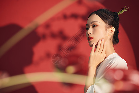 妆面中国风创意青年女性形象背景