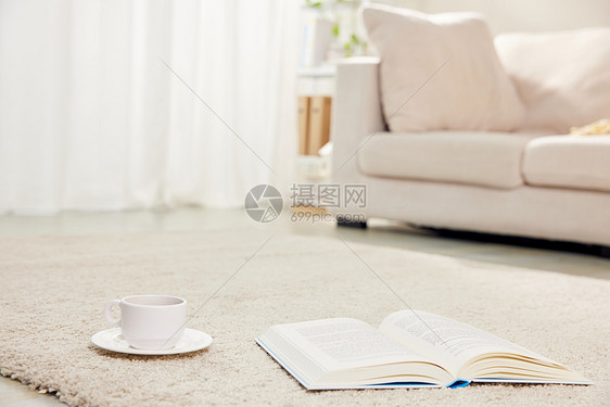 咖啡和书本静物图片