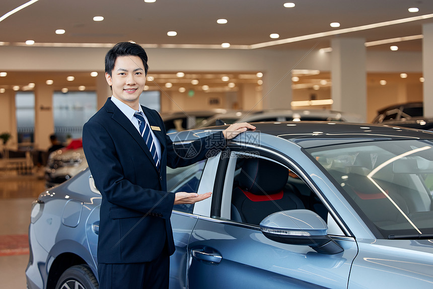 男性汽车销售员高清图片下载正版图片507608141摄图网