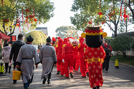 新年民俗文化财神爷游街高清图片