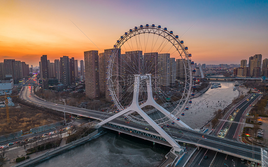 夕阳下的天津三岔河口和天津眼图片