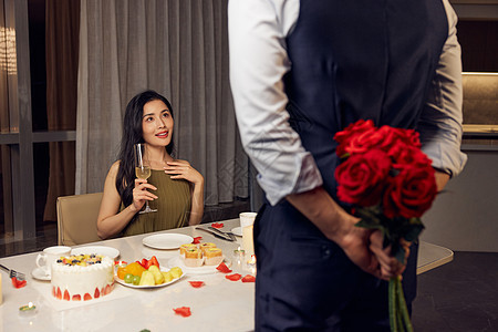 浪漫情侣惊喜送玫瑰花图片