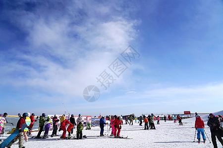 滑雪场山顶滑雪场高清图片