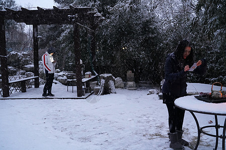 私家花园雪景图片