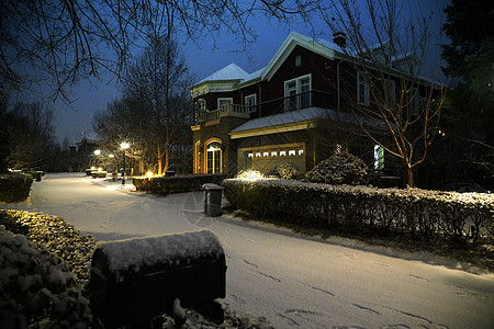 别墅区雪景图片