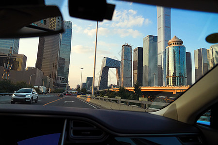 从车窗看北京国贸高楼大厦图片