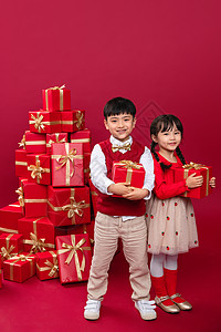 快乐儿童收到许多新年礼物图片