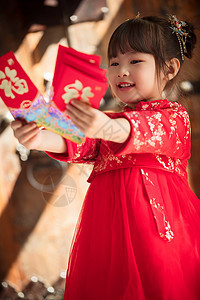 可爱的小女孩拿着红包图片