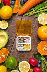 药盒和水果蔬菜图片