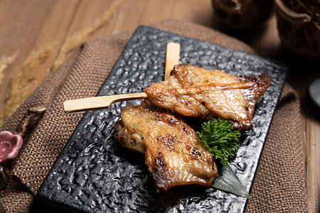 日式烤鸡翅图片