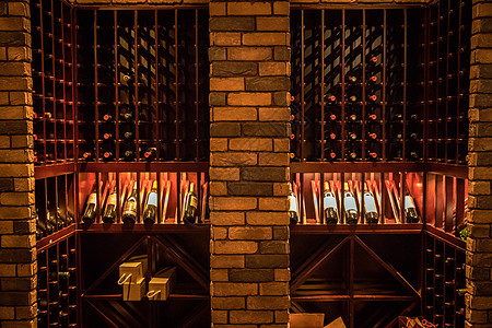 酒窖葡萄酒红酒柜高清图片