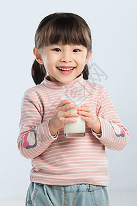 可爱的小女孩喝牛奶图片
