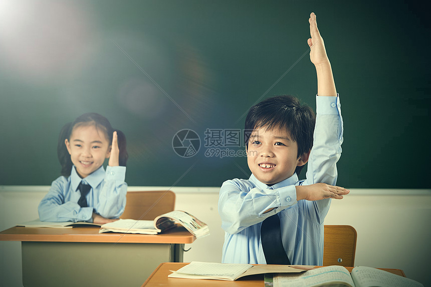 小学生在教室里上课高清图片下载-正版图片507622624-摄图网