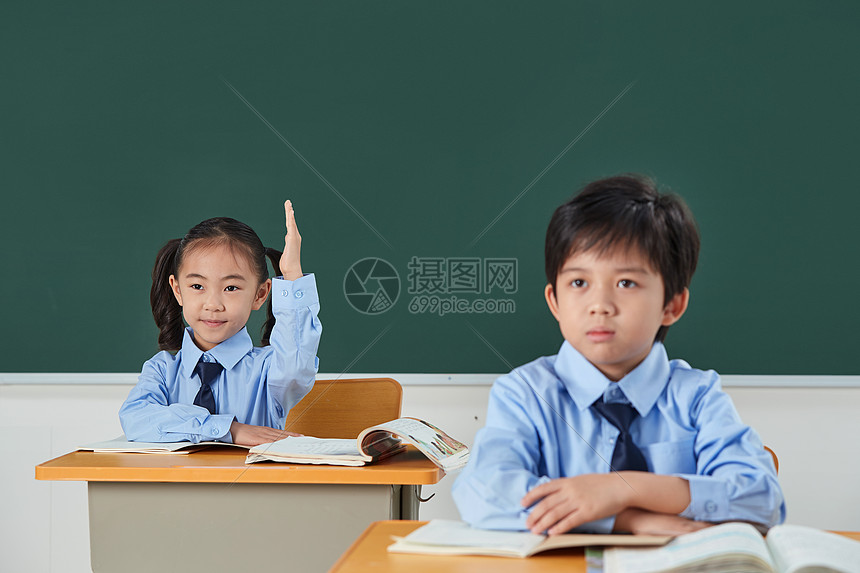 小学生在教室里上课高清图片下载-正版图片507623021-摄图网