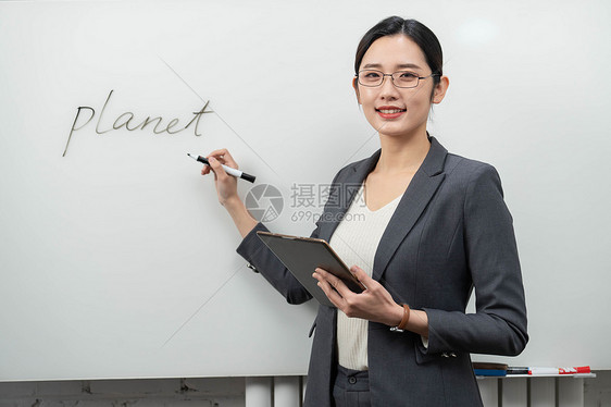 教英语的青年女教师图片