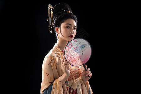 拿着扇子的古装美女图片素材